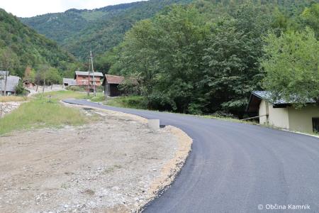 Potok_asfaltirano cestišče (2)